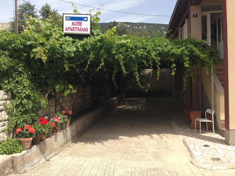 Summer Rooms Baska 외부 사진