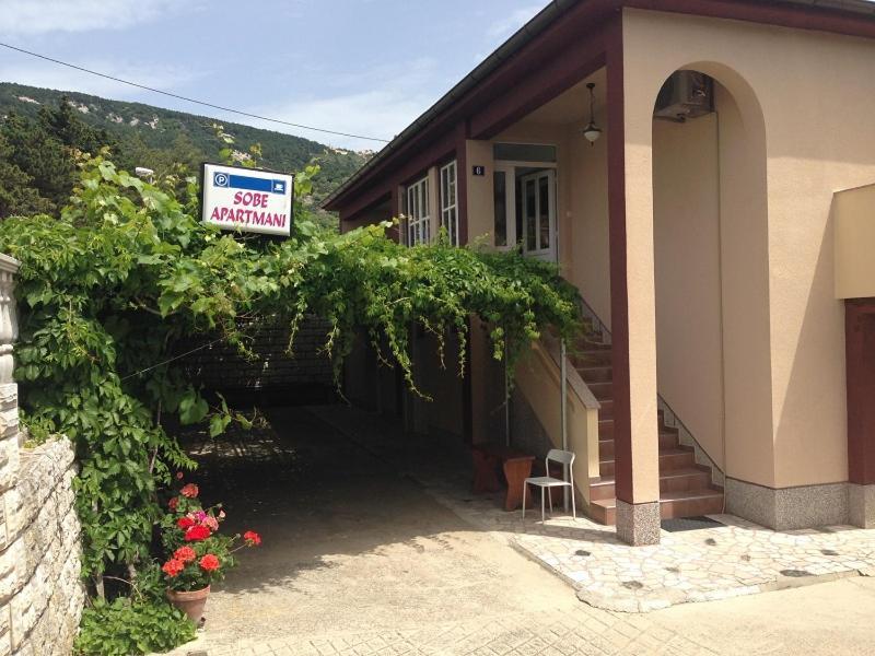Summer Rooms Baska 외부 사진