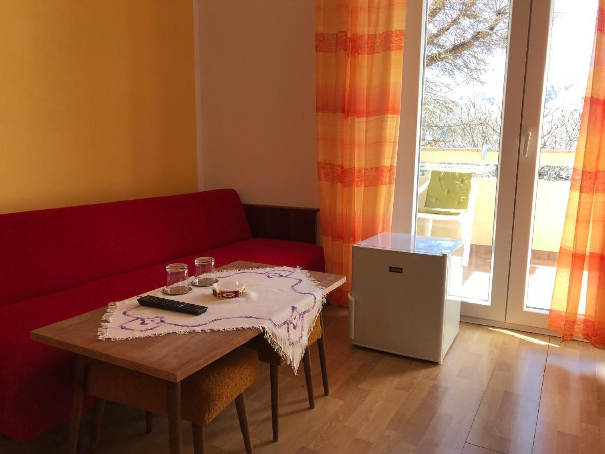 Summer Rooms Baska 외부 사진